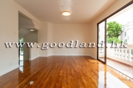 Sai Kung Detached House for Sale | Resort Complex, Communal Pool & 4 Bedrooms