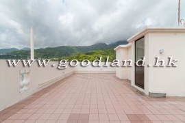 Sai Kung Detached House for Sale | Resort Complex, Communal Pool & 4 Bedrooms