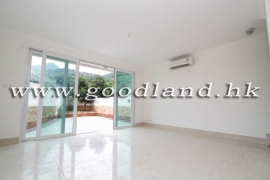 Sai Kung Village House for Sale | Huge Fenced Garden, Greenery View & Equipped Kitchen