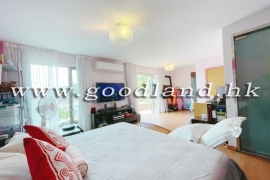 Sai Kung Renovated Village House for Sale