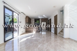 Nice Fence Garden | Sai Kung Village House for Rent | 3br