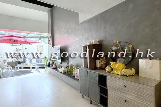 【Sai Kung End-Unit Villa For Sale】Private Garden & Pool | 2-BR Suite + Study
