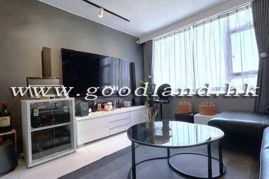 【Sai Kung End-Unit Villa For Sale】Private Garden & Pool | 2-BR Suite + Study