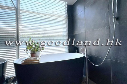【Sai Kung End-Unit Villa For Sale】Private Garden & Pool | 2-BR Suite + Study