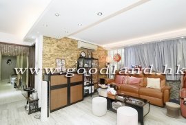 【Sai Kung Village House For Sale】3-BR 2-Suite Fenced Garden