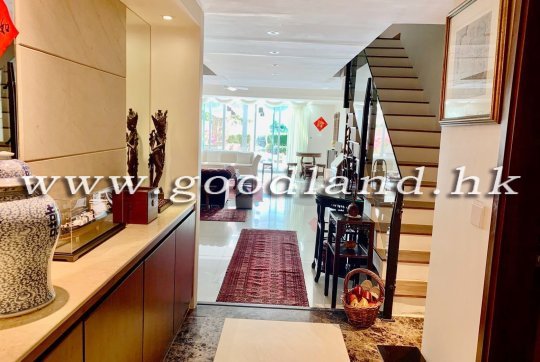 【Clear Water Bay Villa】3-BR En-suite Near MTR | Supreme Transit