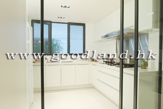 【Sai Kung Luxury Villa】3-BR (1 En-suite) | Tastefully Renovated