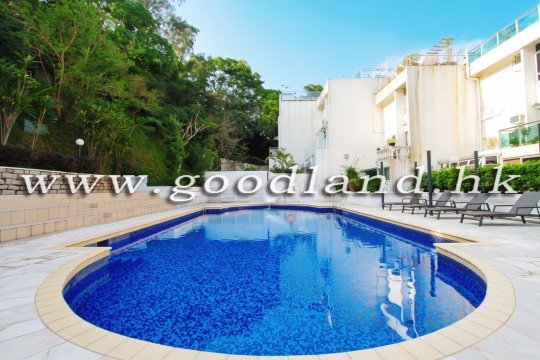 【Sai Kung Luxury Villa】3-BR (1 En-suite) | Tastefully Renovated
