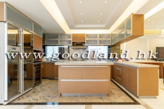 Sai Kung Villa For Sale Managed Complex