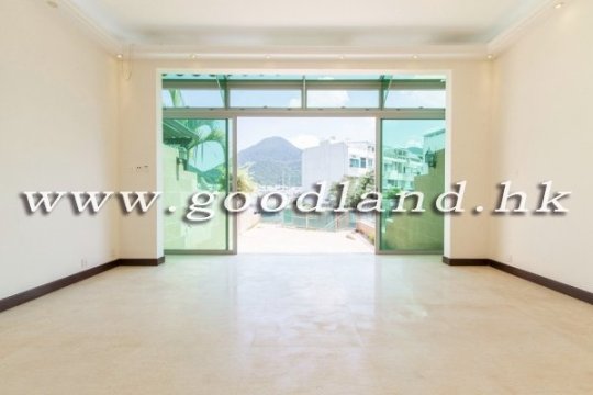 4BR Waterfront Villa for Sale in Sai Kung | Gated Complex