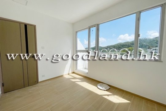 SAI KUNG Sea View Villa with Club Facilities For Sale
