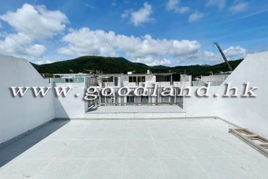 SAI KUNG Sea View Villa with Club Facilities For Sale