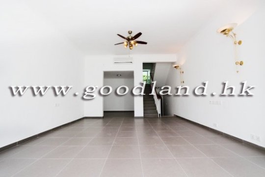 【Sai Kung Marina Cove Villa for Sale】Waterfront 5-BR with Private Pontoon