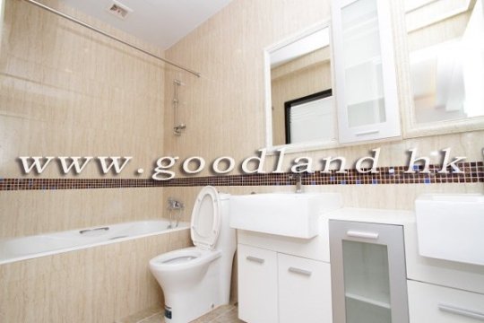 【Sai Kung Marina Cove Villa for Sale】Waterfront 5-BR with Private Pontoon
