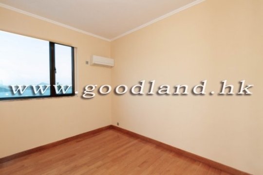 SAI KUNG Walk to Town Family Villa For Sale