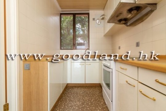 SAI KUNG Walk to Town Family Villa For Sale