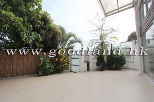 西貢村屋出售|花園及海景|1400呎 售1600萬