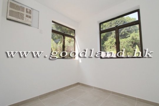 CLEAR WATER BAY Upper Duplex Village House with Private Roof and Greenery View For Rent