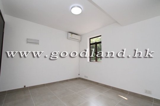 CLEAR WATER BAY Upper Duplex Village House with Private Roof and Greenery View For Rent