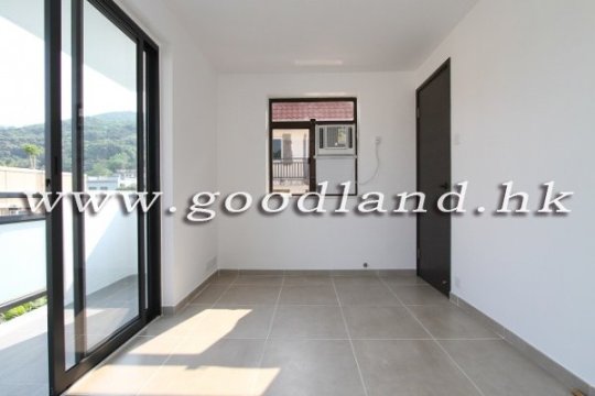 CLEAR WATER BAY Upper Duplex Village House with Private Roof and Greenery View For Rent