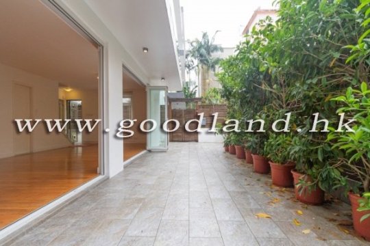 Clear Water Bay House with Garden | Prime Location