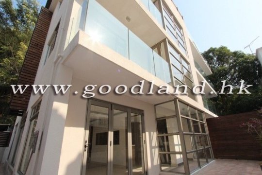 SAI KUNG Village House For Sale | Prime Location, Renovated & Spacious Living