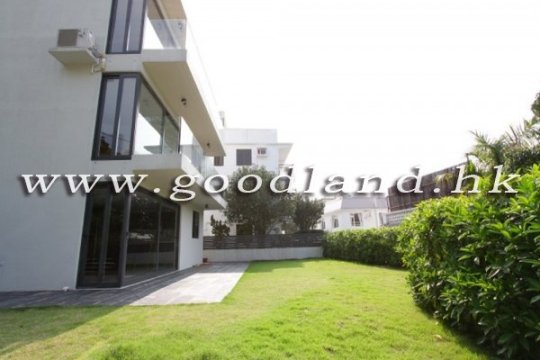 CLEAR WATER BAY Panoramic Sea View Village House with Garden For Sale