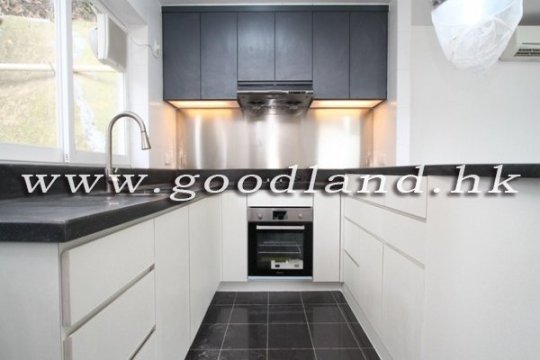 CLEAR WATER BAY Village House with Big Garden For Sale