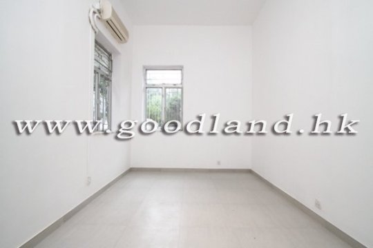 CLEAR WATER BAY Village House with Big Garden For Sale