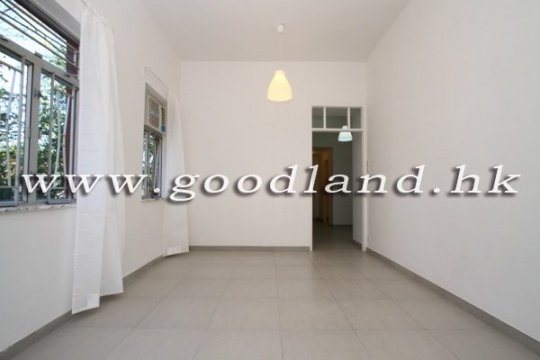 CLEAR WATER BAY Village House with Big Garden For Sale