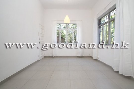 CLEAR WATER BAY Village House with Big Garden For Sale