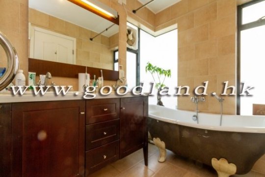 CLEAR WATER BAY Sea View Upper Duplex with Rooftop For Sale