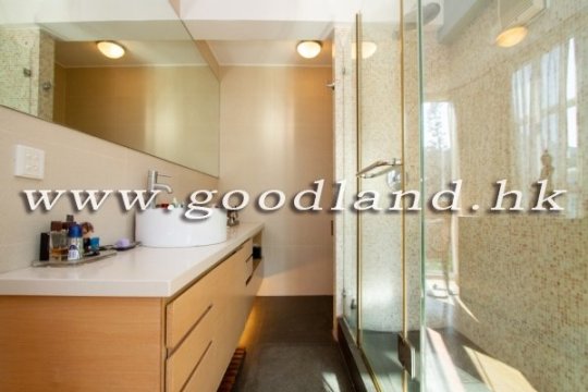 CLEAR WATER BAY Detached Sea View House with Fenced Garden For Sale