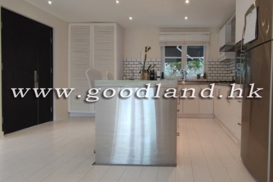 CLEAR WATER BAY Sea View Village House in Resort Style Complex For Sale