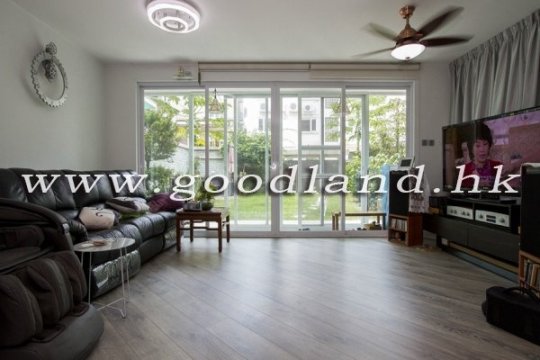 CLEAR WATER BAY Village House with Lawn Garden For Sale