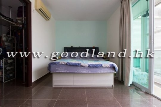 CLEAR WATER BAY Village House with Lawn Garden For Sale