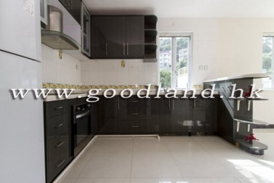CLEAR WATER BAY Sea View Village House with Spacious Layout For Sale