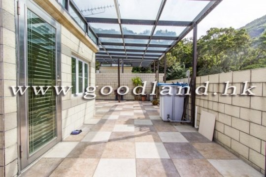 CLEAR WATER BAY Sea View Village House with Spacious Layout For Sale