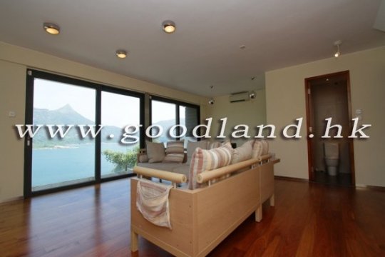 CLEAR WATER BAY Garden Village House with Spacious Layout For Sale