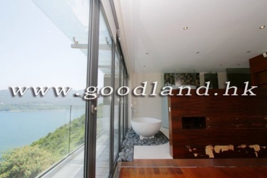 CLEAR WATER BAY Garden Village House with Spacious Layout For Sale