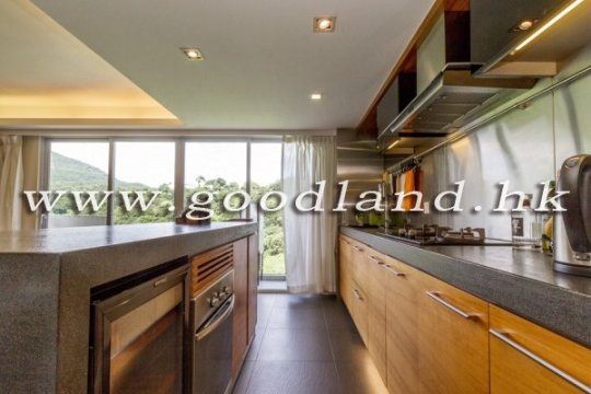 CLEAR WATER BAY Renovated Greenery View Village House For Sale