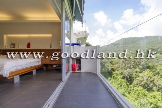 CLEAR WATER BAY Renovated Greenery View Village House For Sale