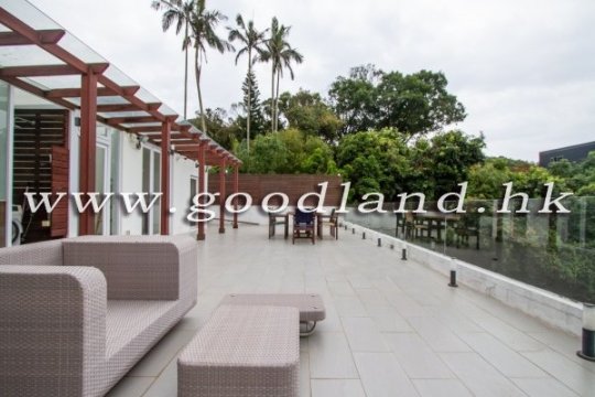CLEAR WATER BAY Spacious 4200 sq.ft. Village House with Garden and Rooftop For Sale