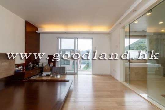 CLEAR WATER BAY Spacious 4200 sq.ft. Village House with Garden and Rooftop For Sale