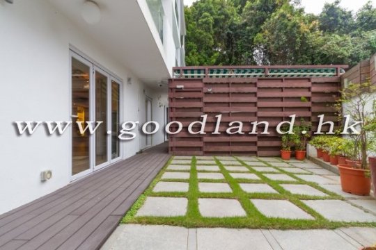 CLEAR WATER BAY Spacious 4200 sq.ft. Village House with Garden and Rooftop For Sale