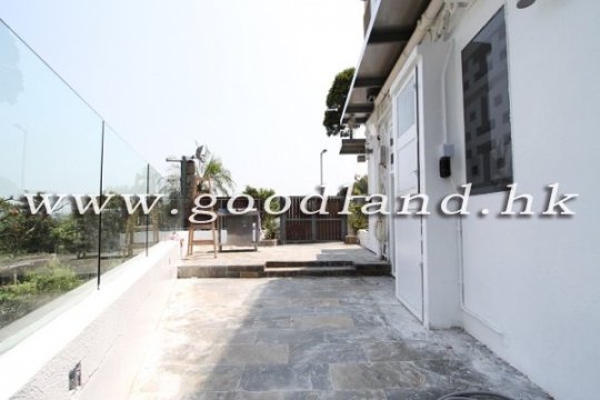 CLEAR WATER BAY Renovated Sea View Village House with Huge Garden For Sale