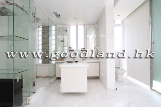 CLEAR WATER BAY Renovated Sea View Village House with Huge Garden For Sale