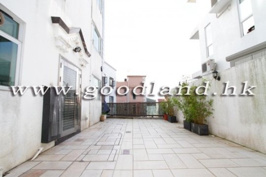 CLEAR WATER BAY Sea View Village House with Spacious Layout For Sale