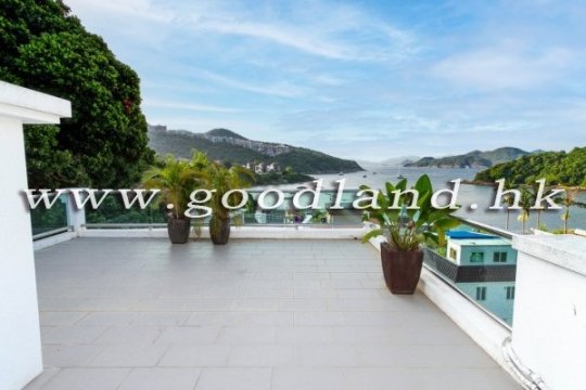 CLEAR WATER BAY Sea View Village House with Spacious Layout For Sale