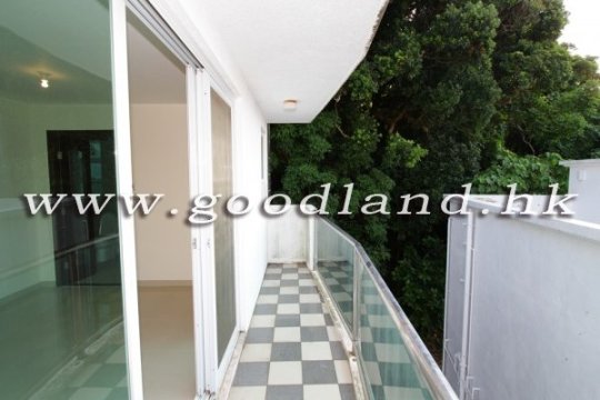 CLEAR WATER BAY Sea View Village House with Spacious Layout For Sale